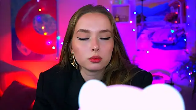 JenniferGraces online show from 10-17-25, 01:13