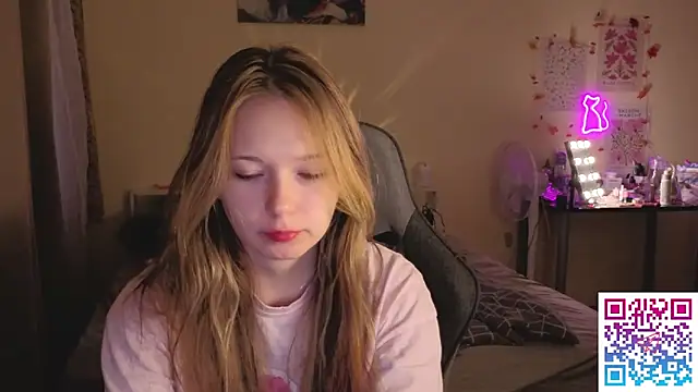 boozekirs  online show from 10-27-25, 02:45