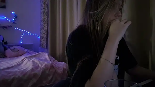 boozekirs  online show from 02-05-26, 02:29