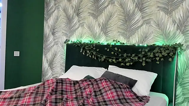 boozekirs  online show from 11-05-25, 03:09