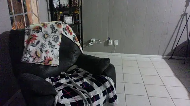 Snapshot of HTXBELLE chatting on 10-04-25, 01:18 HTXBELLE online show from 10-04-25, 01:18