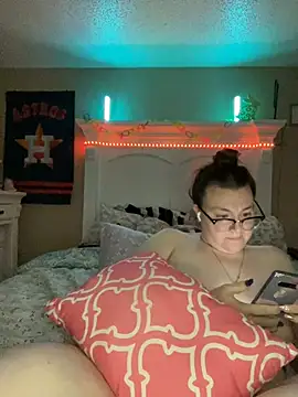 Snapshot of HTXBELLE chatting on 03-17-25, 11:31 HTXBELLE online show from 03-17-25, 11:31