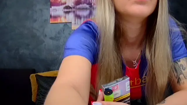 Snapshot of jake_and_melinda chatting on 03-05-25, 05:18 jake and melinda online show from 03-05-25, 05:18