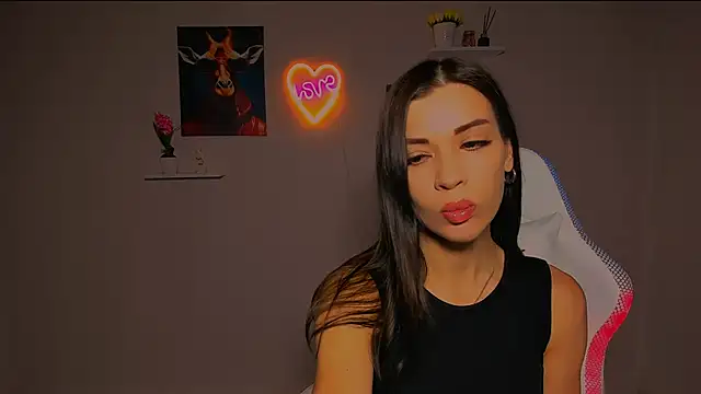 Snapshot of KetiWils chatting on 03-18-25, 04:18 KetiWils online show from 03-18-25, 04:18