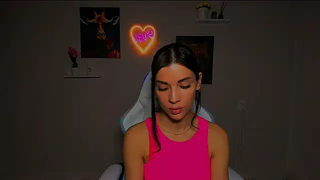 Snapshot of KetiWils chatting on 03-09-25, 07:48 KetiWils online show from 03-09-25, 07:48