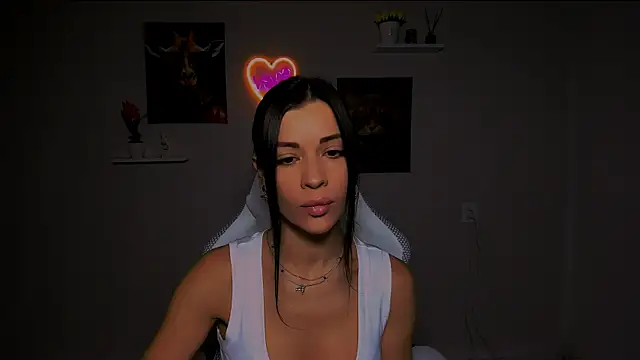 Snapshot of KetiWils chatting on 03-04-25, 10:24 KetiWils online show from 03-04-25, 10:24