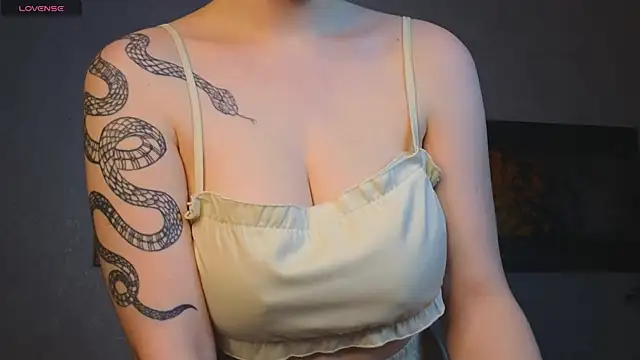 Snapshot of Anna_Carters chatting on 11-20-25, 08:48 Anna Carters online show from 11-20-25, 08:48