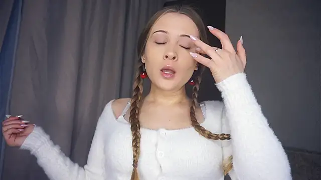 QuennaCoote online show from 01-13-26, 07:23