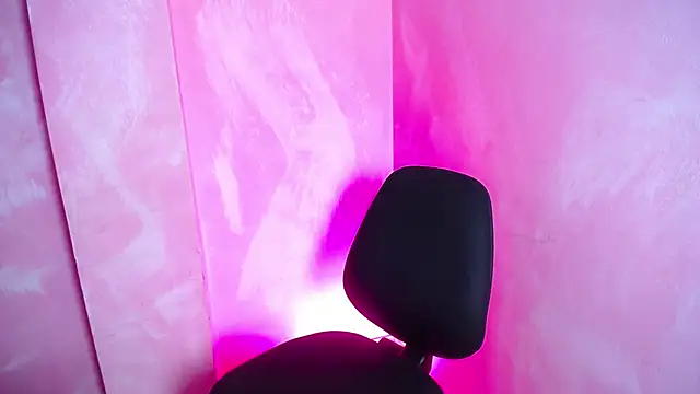 Snapshot of Guxplo_ chatting on 03-10-25, 08:23 Guxplo  online show from 03-10-25, 08:23