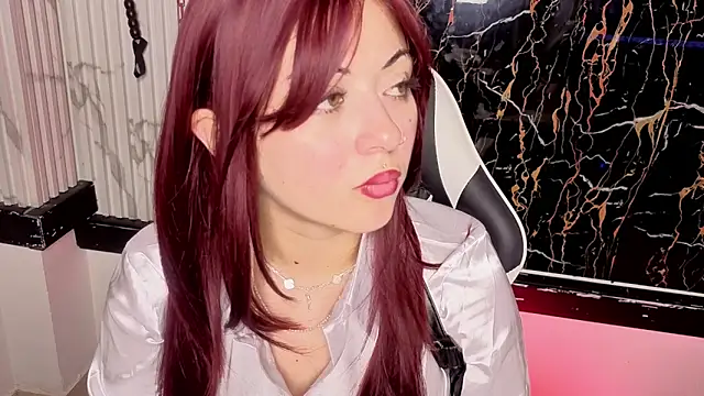 Snapshot of Guxplo_ chatting on 10-31-25, 01:19 Guxplo  online show from 10-31-25, 01:19