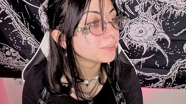 Snapshot of Guxplo_ chatting on 09-27-25, 01:28 Guxplo  online show from 09-27-25, 01:28