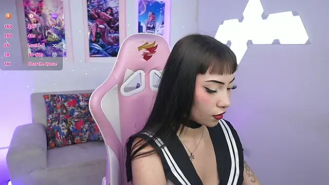 Snapshot of SaharaKramer chatting on 02-17-25, 07:12 SaharaKramer online show from 02-17-25, 07:12