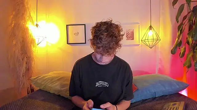 iiangel  online show from 10-10-25, 03:40