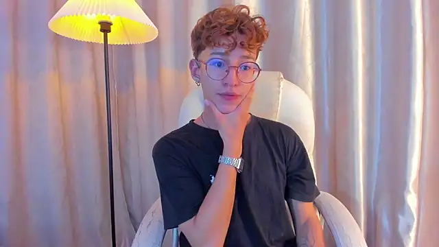 iiangel  online show from 11-28-25, 03:39