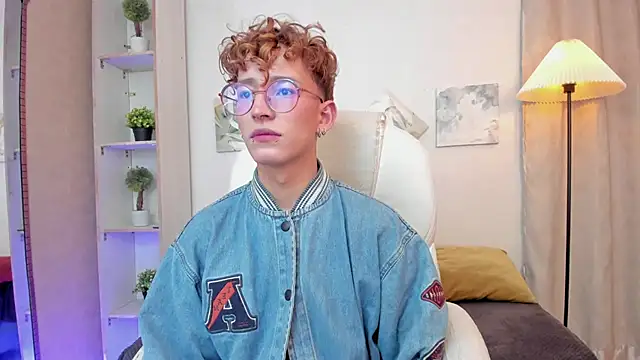 iiangel  online show from 11-30-25, 03:07