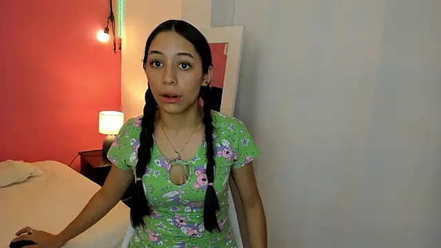 Snapshot of TANIA_06 chatting on 03-19-25, 11:36 TANIA 06 online show from 03-19-25, 11:36