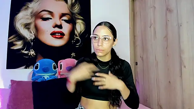 Snapshot of TANIA_06 chatting on 09-25-25, 01:17 TANIA 06 online show from 09-25-25, 01:17