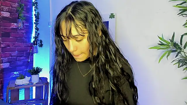 Snapshot of TANIA_06 chatting on 09-11-25, 01:22 TANIA 06 online show from 09-11-25, 01:22