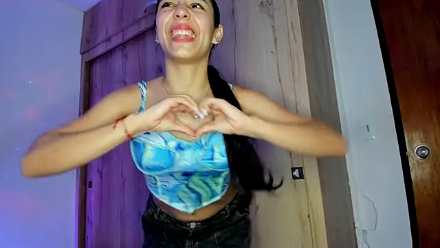 Snapshot of TANIA_06 chatting on 10-03-25, 01:45 TANIA 06 online show from 10-03-25, 01:45