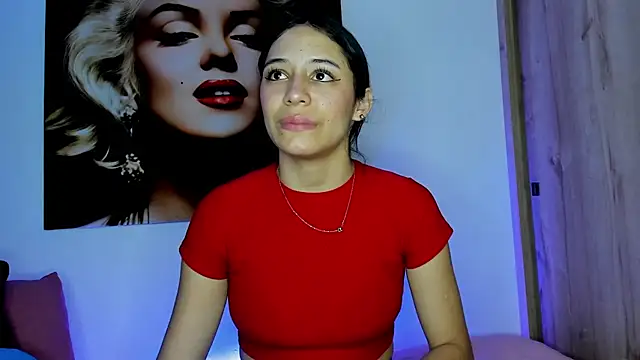 Snapshot of TANIA_06 chatting on 10-01-25, 10:20 TANIA 06 online show from 10-01-25, 10:20