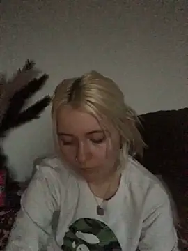 Blondie Sofia Essexbabe online show from 11-28-25, 04:07