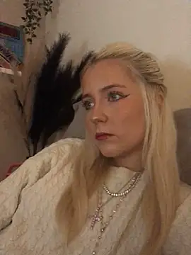 Blondie Sofia Essexbabe online show from 10-24-25, 11:15