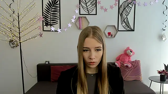 Snapshot of AnnNorriss chatting on 02-18-25, 08:16 AnnNorriss online show from 02-18-25, 08:16