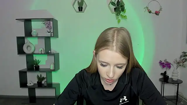 Snapshot of AnnNorriss chatting on 03-17-25, 04:22 AnnNorriss online show from 03-17-25, 04:22