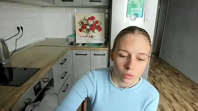Snapshot of AnnNorriss chatting on 10-14-25, 01:12 AnnNorriss online show from 10-14-25, 01:12