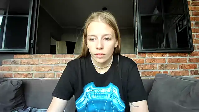 Snapshot of AnnNorriss chatting on 09-25-25, 03:07 AnnNorriss online show from 09-25-25, 03:07