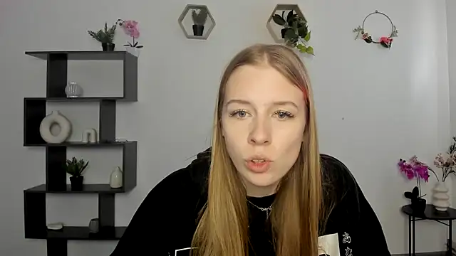 Snapshot of AnnNorriss chatting on 02-27-25, 01:49 AnnNorriss online show from 02-27-25, 01:49