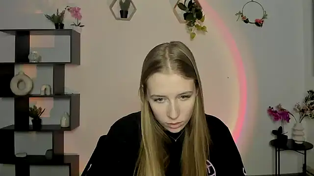 Snapshot of AnnNorriss chatting on 02-27-25, 05:05 AnnNorriss online show from 02-27-25, 05:05