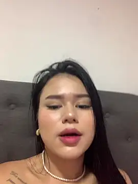 Emily-Carter online show from 10-31-25, 03:14