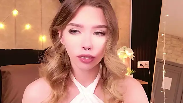 Sierra Fane online show from 12-05-25, 10:36