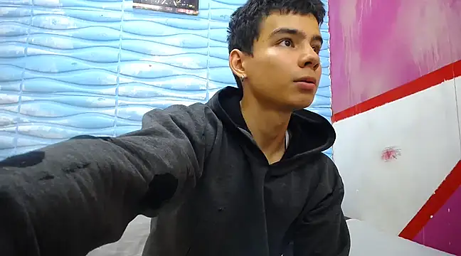 Snapshot of seigfried0 chatting on 03-17-25, 07:58 seigfried0 online show from 03-17-25, 07:58