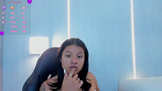 nahomi blade online show from 03-10-25, 04:28