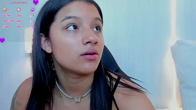 nahomi blade online show from 03-11-25, 04:41