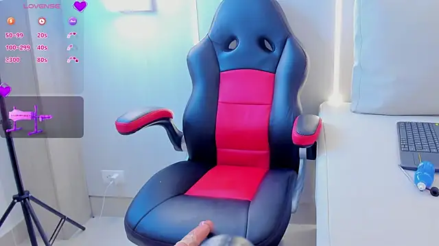 nahomi blade online show from 02-24-25, 12:16