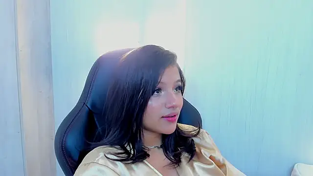 nahomi blade online show from 03-08-25, 07:16