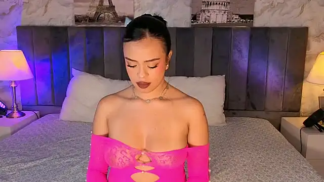 LiaHilton2 online show from 11-18-25, 02:31