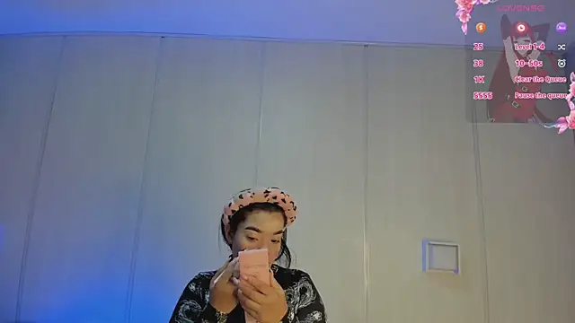 sasha riverss online show from 07-18-26, 07:33