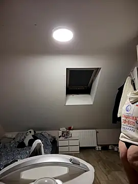 Snapshot of May_Alisa chatting on 09-29-25, 06:02 May Alisa online show from 09-29-25, 06:02