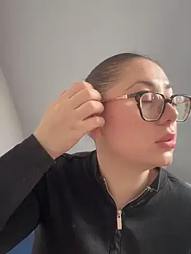 Snapshot of May_Alisa chatting on 11-04-25, 10:08 May Alisa online show from 11-04-25, 10:08