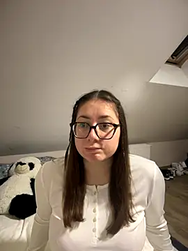 Snapshot of May_Alisa chatting on 10-10-25, 05:14 May Alisa online show from 10-10-25, 05:14