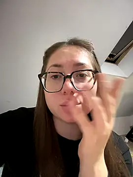 Snapshot of May_Alisa chatting on 09-28-25, 06:59 May Alisa online show from 09-28-25, 06:59