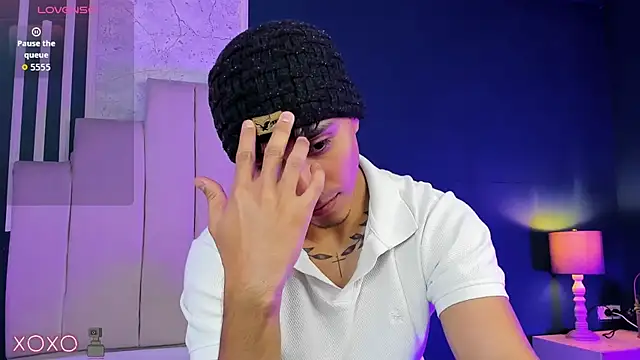 Allex Cano online show from 11-23-25, 06:29