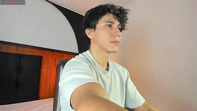 Snapshot of Allex_Cano chatting on 02-26-26, 08:42 Allex Cano online show from 02-26-26, 08:42