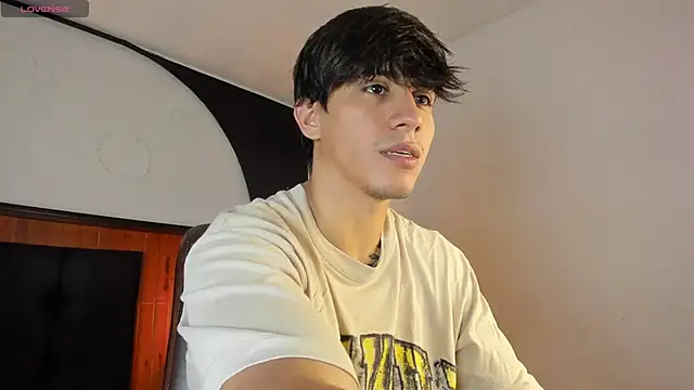 Snapshot of Allex_Cano chatting on 03-01-26, 08:31 Allex Cano online show from 03-01-26, 08:31