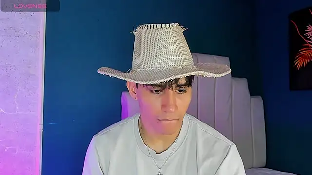 Allex Cano online show from 10-23-25, 08:40