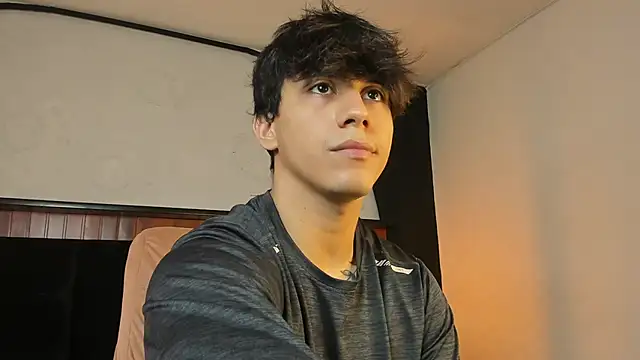 Snapshot of Allex_Cano chatting on 02-19-26, 08:39 Allex Cano online show from 02-19-26, 08:39